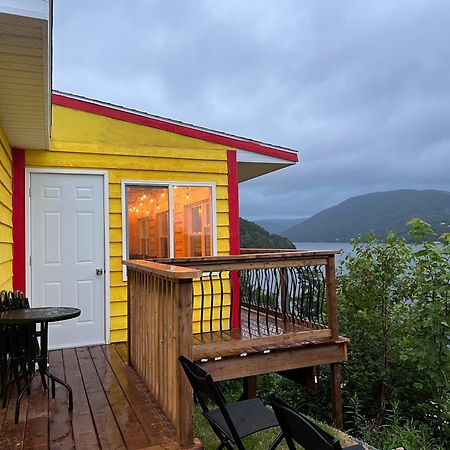 Knotty Pine Ocean Front Suite - Adults Only Ингониш Экстерьер фото