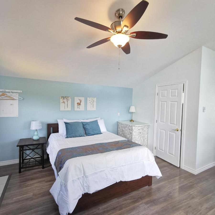 Knotty Pine Ocean Front Suite - Adults Only Ингониш Экстерьер фото