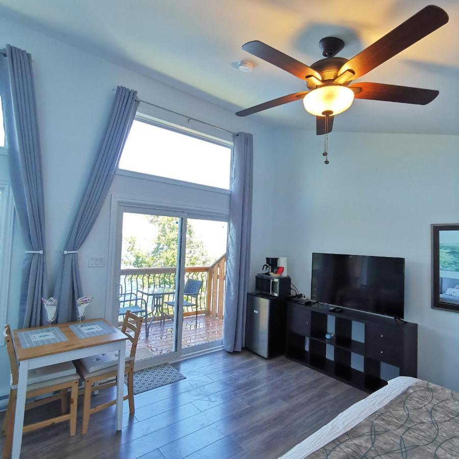 Knotty Pine Ocean Front Suite - Adults Only Ингониш Экстерьер фото