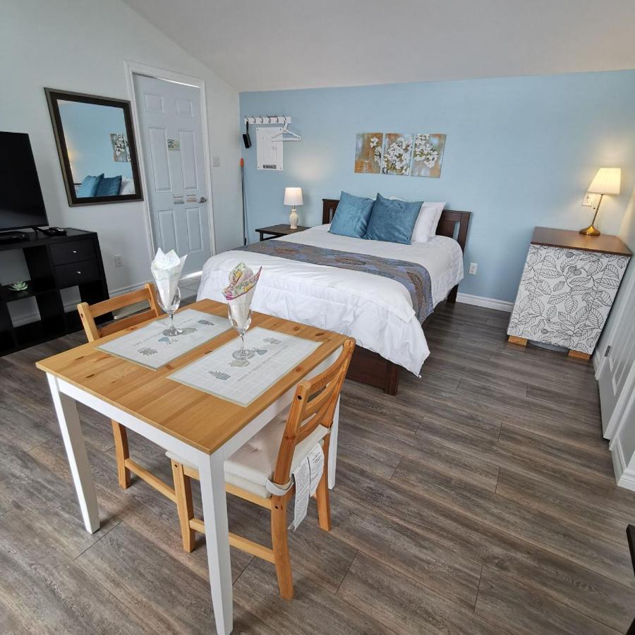 Knotty Pine Ocean Front Suite - Adults Only Ингониш Экстерьер фото