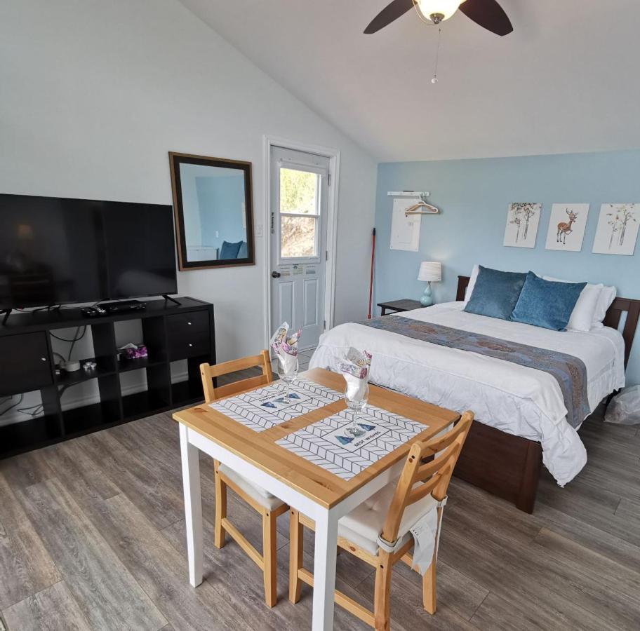 Knotty Pine Ocean Front Suite - Adults Only Ингониш Экстерьер фото